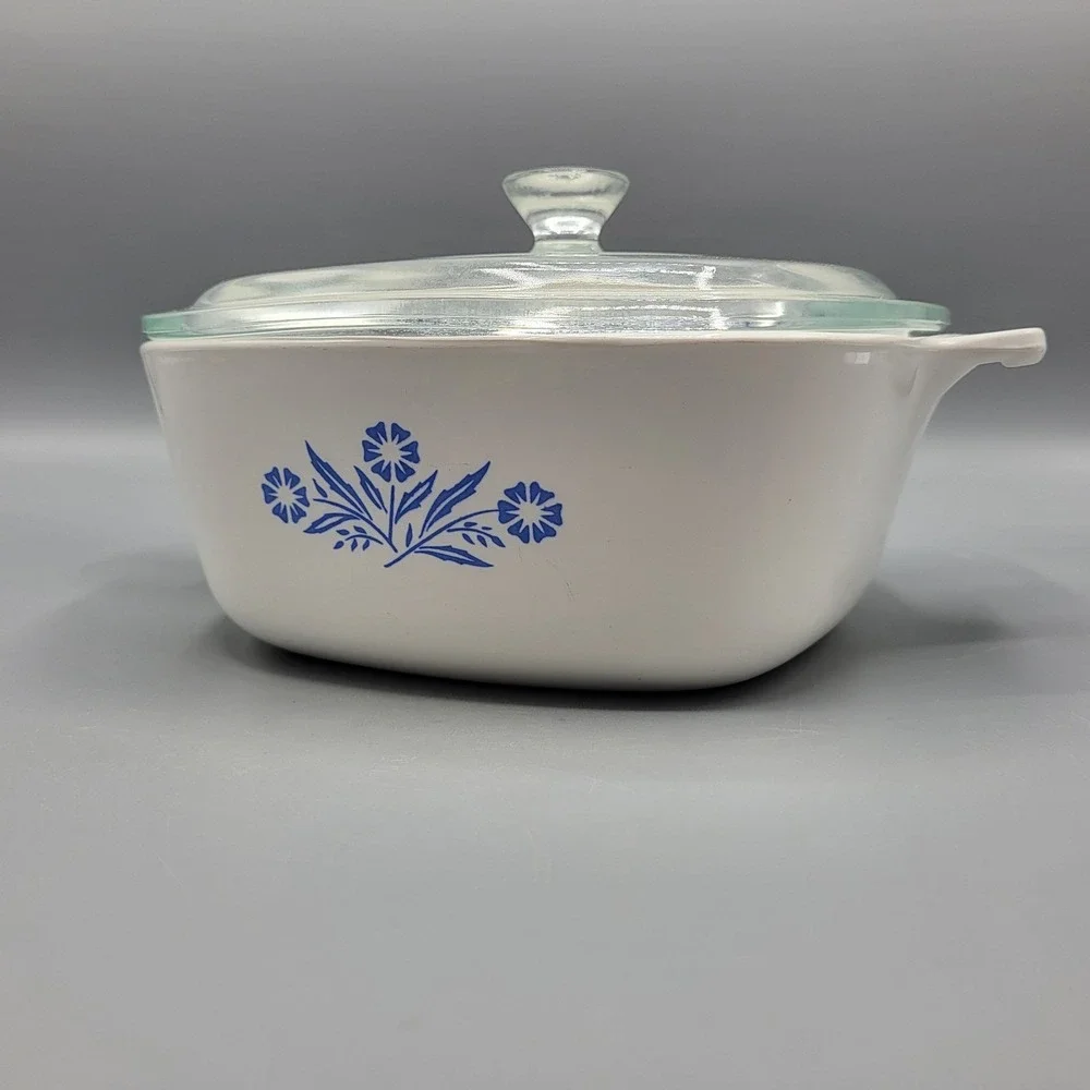 Corning Ware Casserole Dish Unisex 1.5 QT Blue Cornflower P-1 1/2-B White